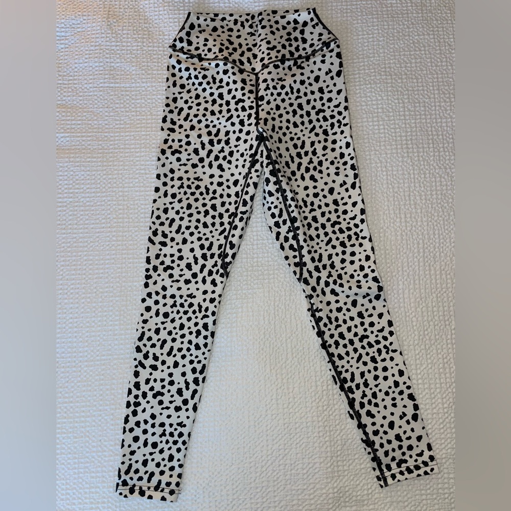 Balance Athletica Kingdom Snow Leopard Leggings Size S